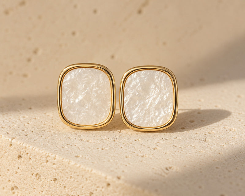 Névia Earrings